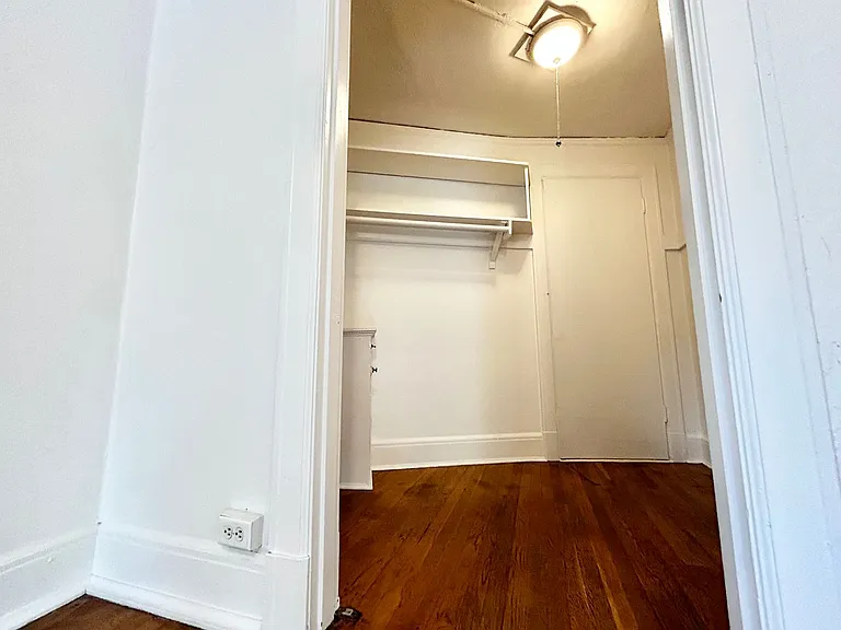 1522 E Olive Way — Photo 18