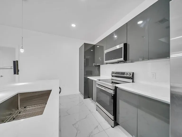325 Paulcrest Ave — Photo 16