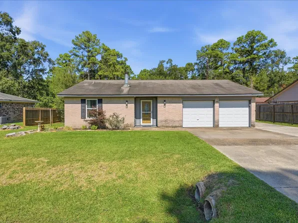 9819 Forest Hollow Dr, Baytown, TX 77521