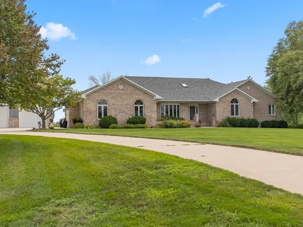 1721 N 23rd Ave W, Newton, IA 50208