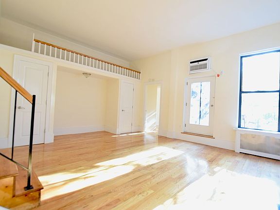 2nd image of 156 W 77th St APT 2B