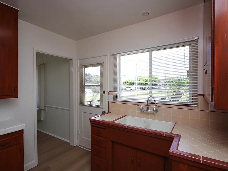 116 N Huntington Dr #C — Photo 9
