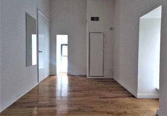 Rented by Green Home NY Realty LLC | media 16