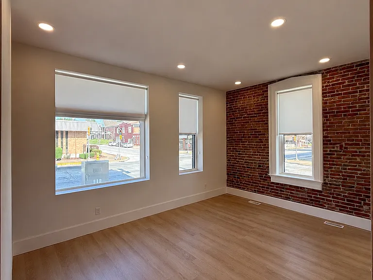 1135 Vermont St #1 — Photo 3