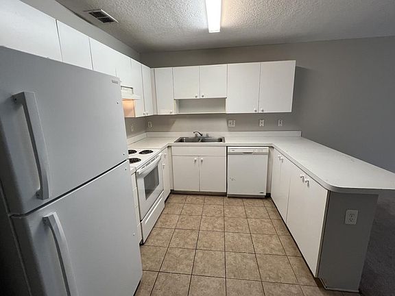 2nd image of 2621 Icabod Ct