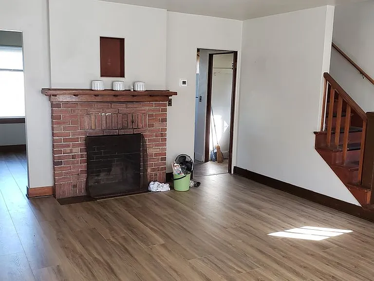 935 NE Maple St — Photo 6