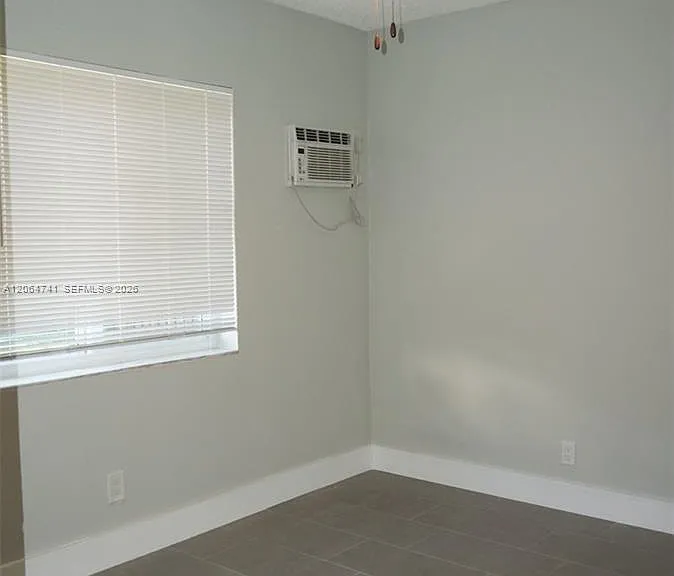 808 SW 14th Ter #4 — Photo 11