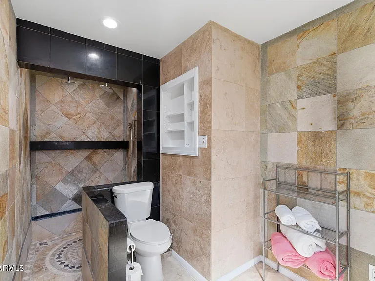 4613 E Vernon Ave — Photo 15
