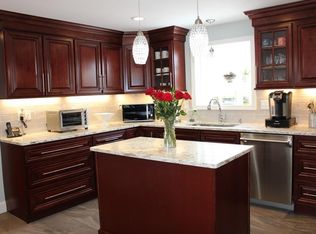 41 Pilgrim Ave, Rumford, RI 02916