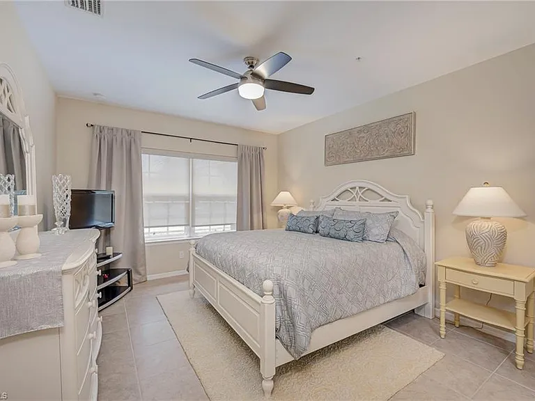8540 Violeta St #202 — Photo 15