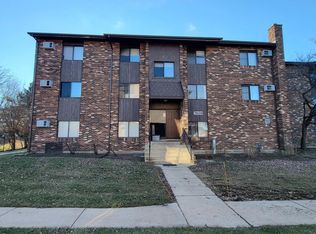 7809 Woodward Ave APT 2A, Woodridge, IL 60517