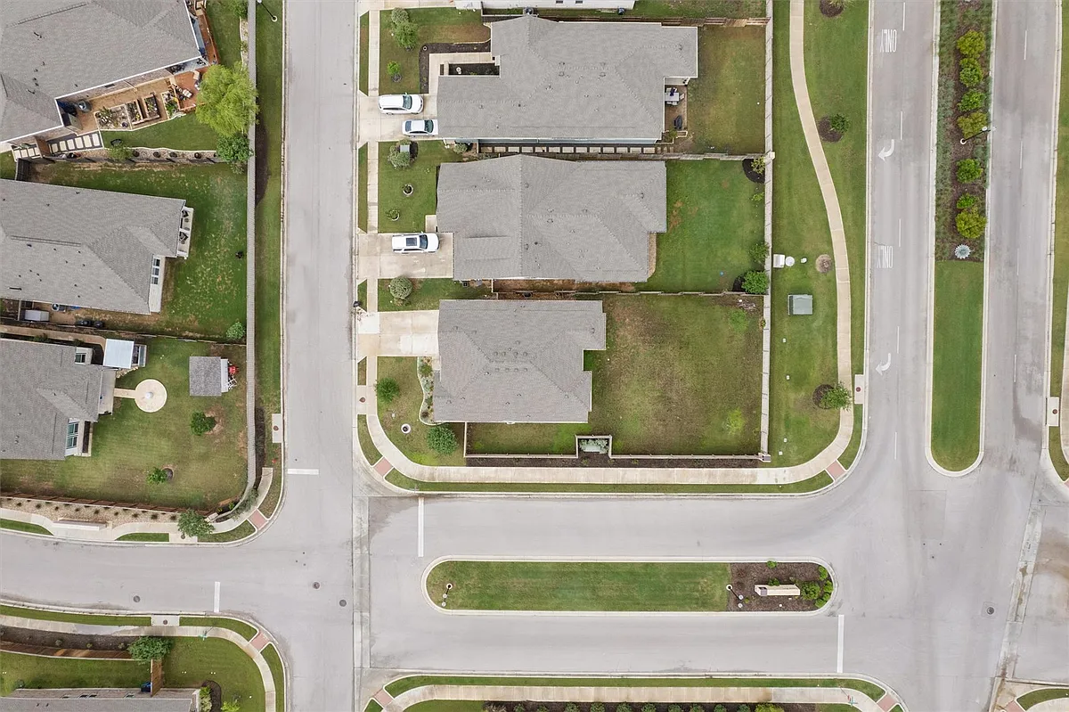 Building Photo - 114 Patrick Herndon Dr