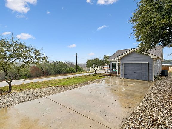 4th image of 1011 Alta Vista Ln