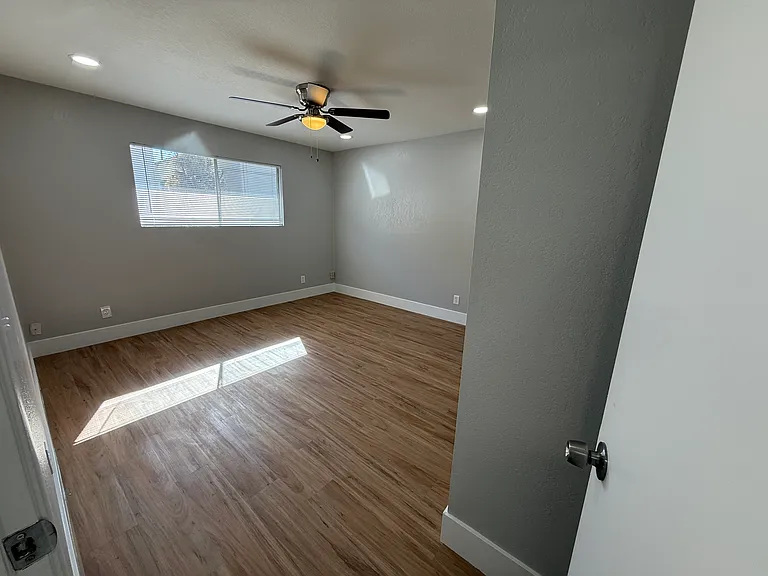 145 N C St #145 — Photo 6