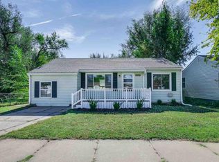 919 E 10th Ave, Hutchinson, KS 67501