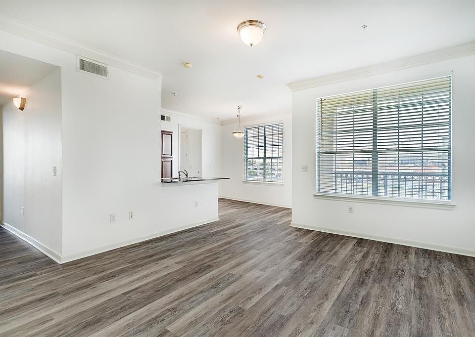 1st image of 7575 Kirby Dr APT 2314