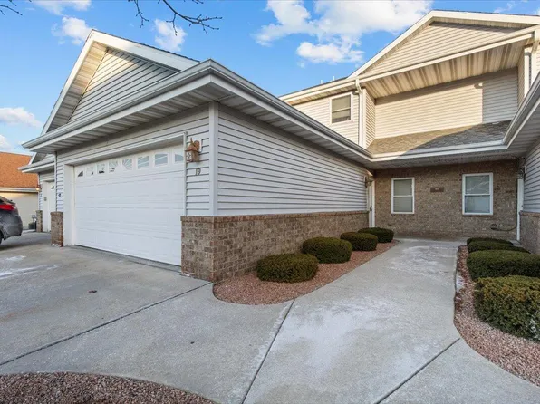 864 Prairie GARDENS #19, Kewaskum, WI 53040