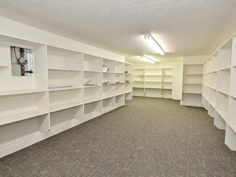 2291 N Greenview Ct — Photo 33