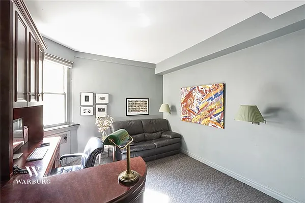 Sold by Warburg | media 2