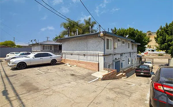 1 bed, 350 sqft, $1,581 — Photo 3