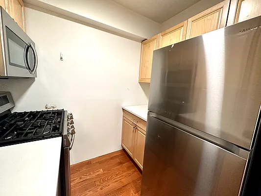 Rented by Batra Group Inc | media 6