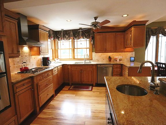 5th image of 811 Lisadell Dr