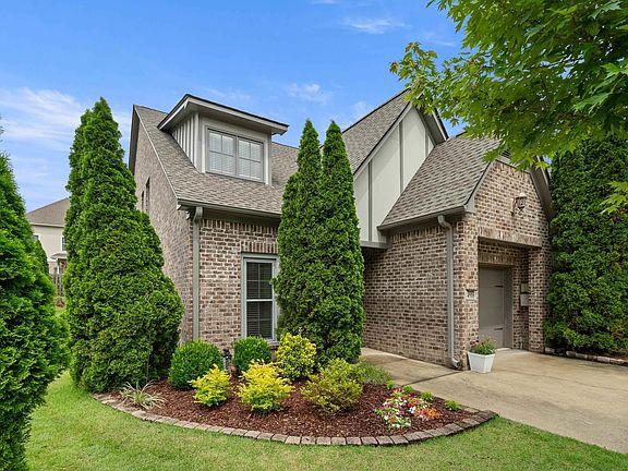 3rd image of 4516 Cotswold Ln