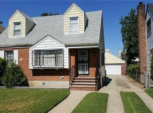 11950 221st St, Cambria Heights, NY 11411