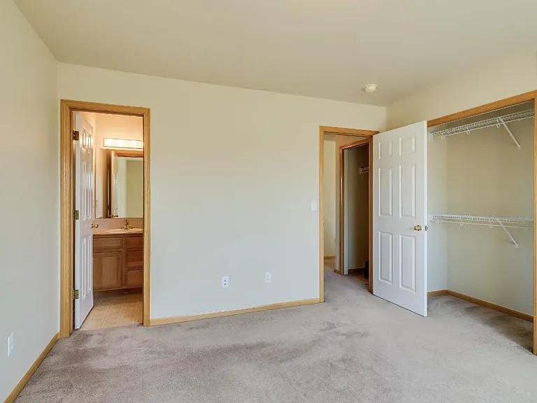 883 Emerald Dr — Photo 13