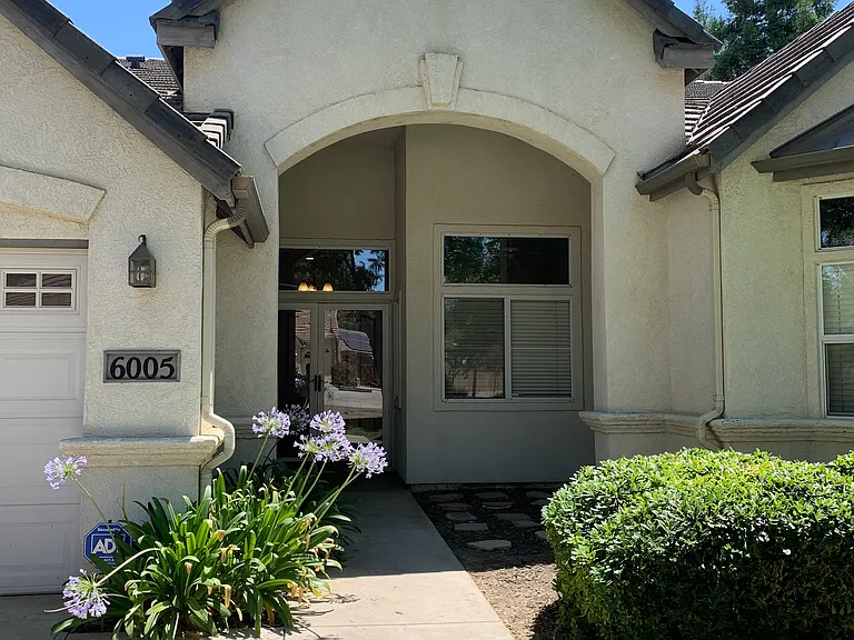 W Evergreen Ave — Photo 3