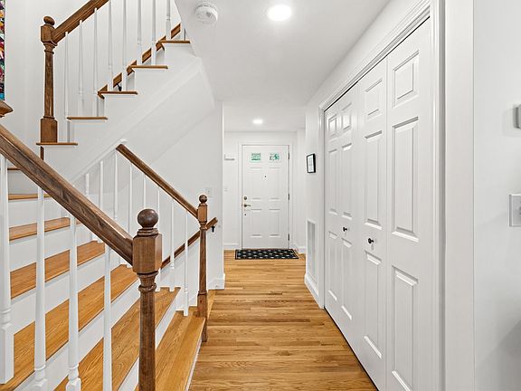 4th image of 56 Bay Farm Rd