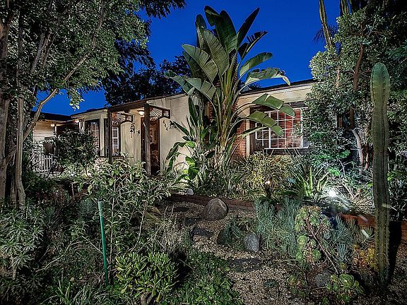 3rd image of 444 W Valencia Ave