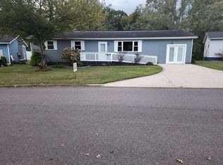 36 Suzanne St, Little Hocking, OH 45742