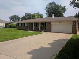 801 W 25th Ave, Hutchinson, KS 67502