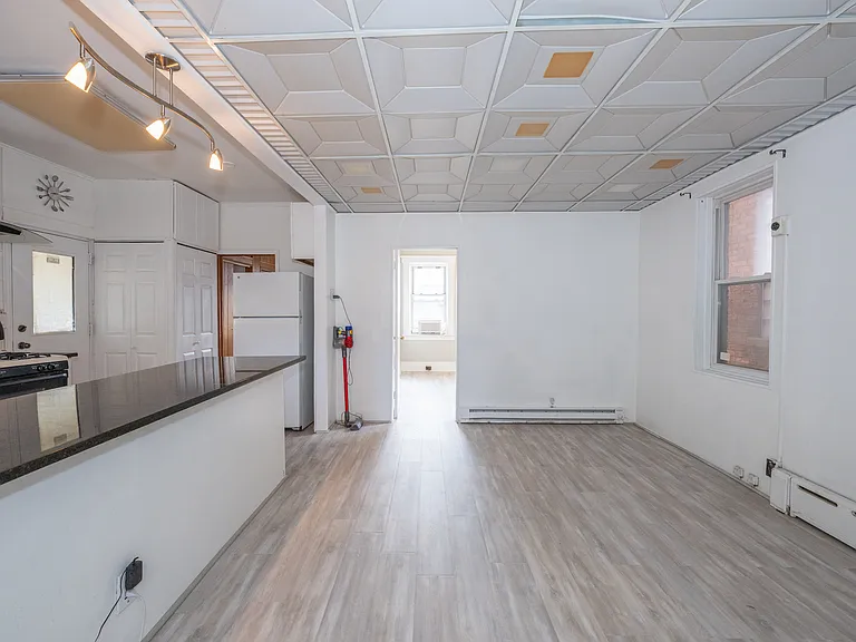 12 Garfield Ave #1 — Photo 2