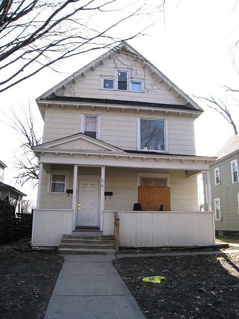 1st image of 1618 Fremont Ave N