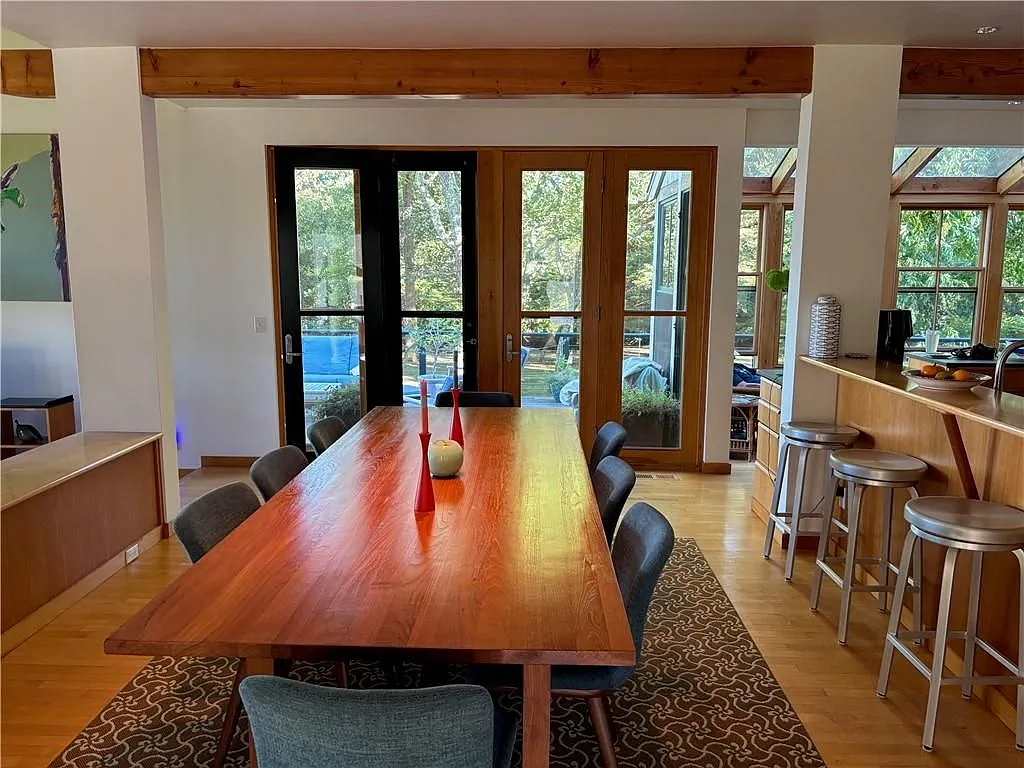 4 bed, 4.0 bath, 2916 sqft, $32,000 — Photo 3