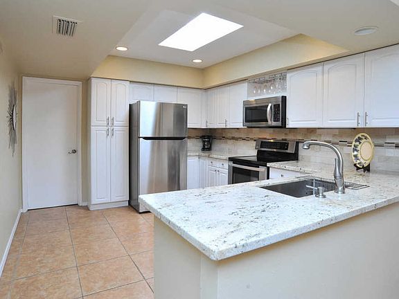 3rd image of 2751 N Camino Valle Verde
