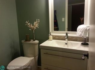 8509 Shadow Ct, Pompano Beach, FL 33071
