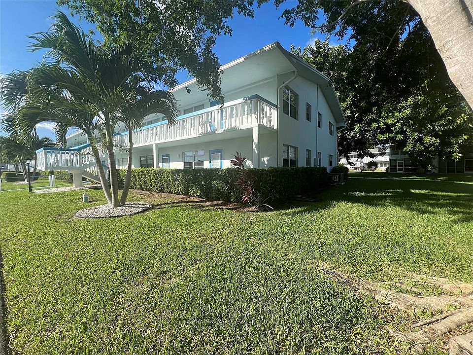 1st image of 105 Oakridge I #105