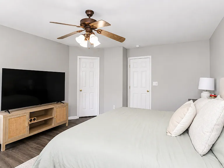 17633 Delmas Dr — Photo 17