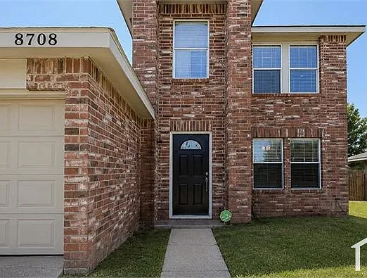 5 bed, 2484 sqft, $3,500 — Photo 2