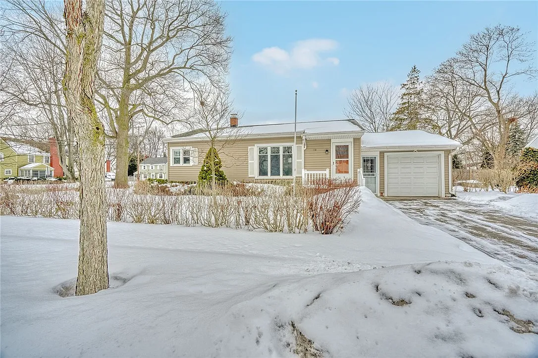 118 Maiden Ln photo 1