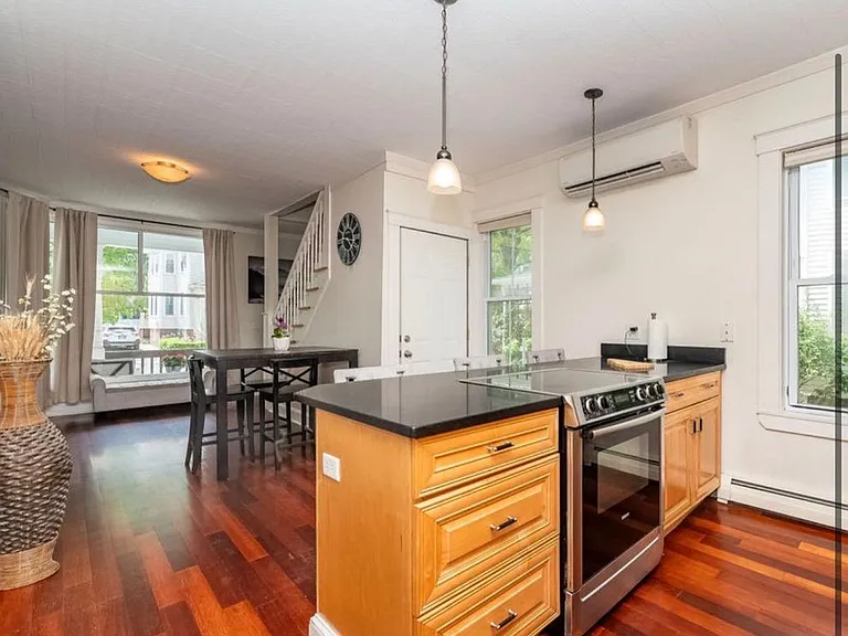 301 Richards Ave — Photo 8