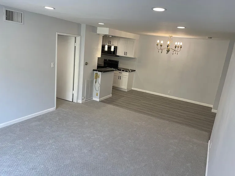 1525 E Appleton St #306 — Photo 12