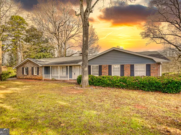 3856 Woodyhill Dr, Lithonia, GA 30038