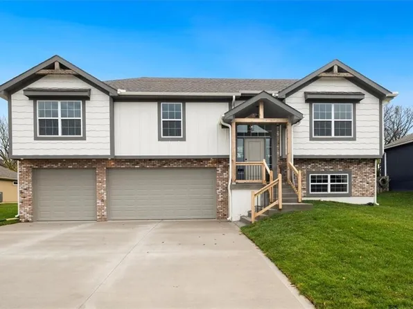 22903 S Ridgeview Dr, Peculiar, MO 64078