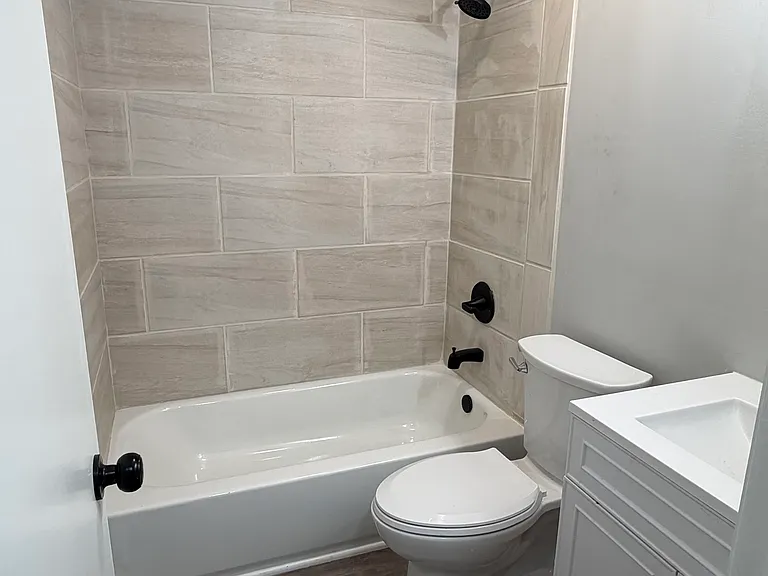 1103 Rosewood Dr — Photo 6