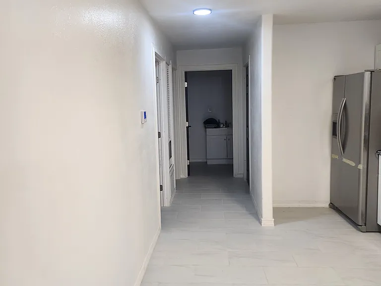 2625 W Hadley Ave — Photo 1
