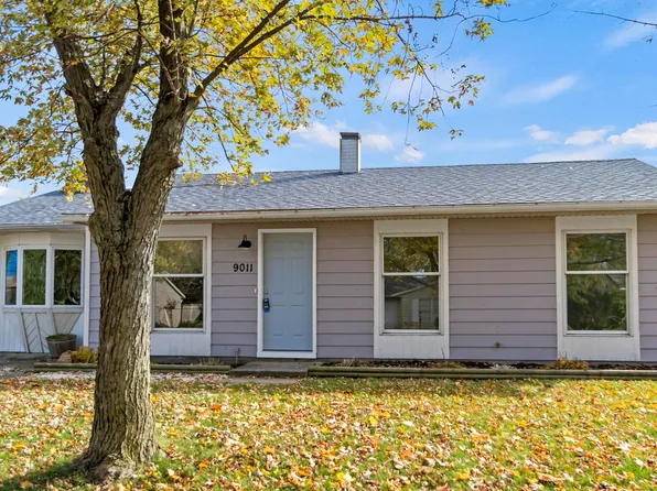 9011 Greenleaf Dr, Fort Wayne, IN 46819
